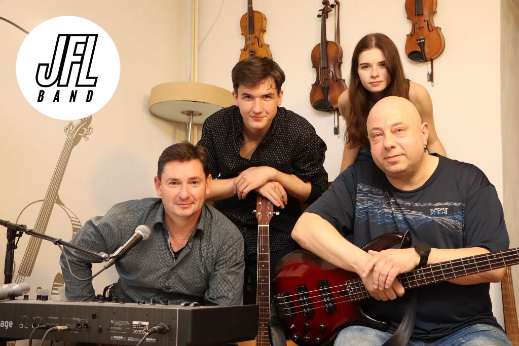 J. F. L. Band a hosté